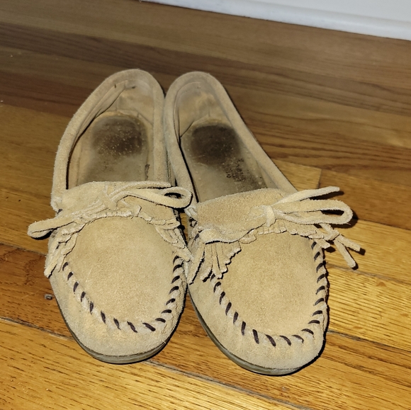 Minnetonka Tan Mocassins sz. 10 - Picture 2 of 9
